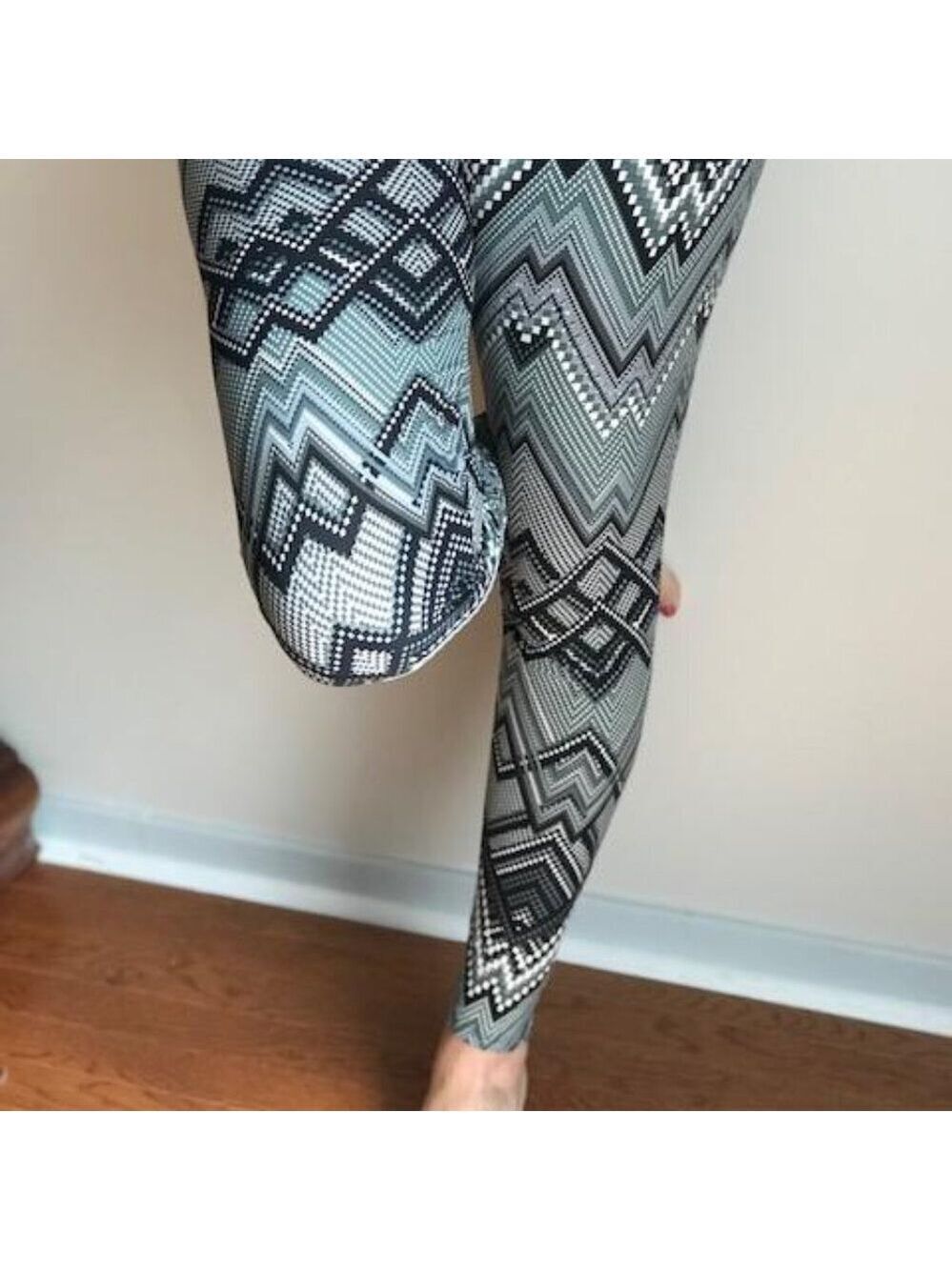 LEGGINGS DEPOT GRAY and Green Chevron Full Length Leggings Size 12 NWT